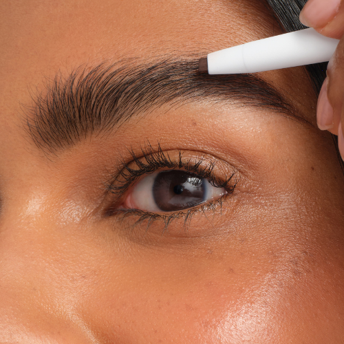 JI PureBrow Shaping Pencil Application2