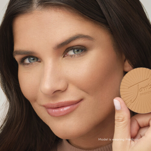 MatteBronzer ModelBeauty PDP 02